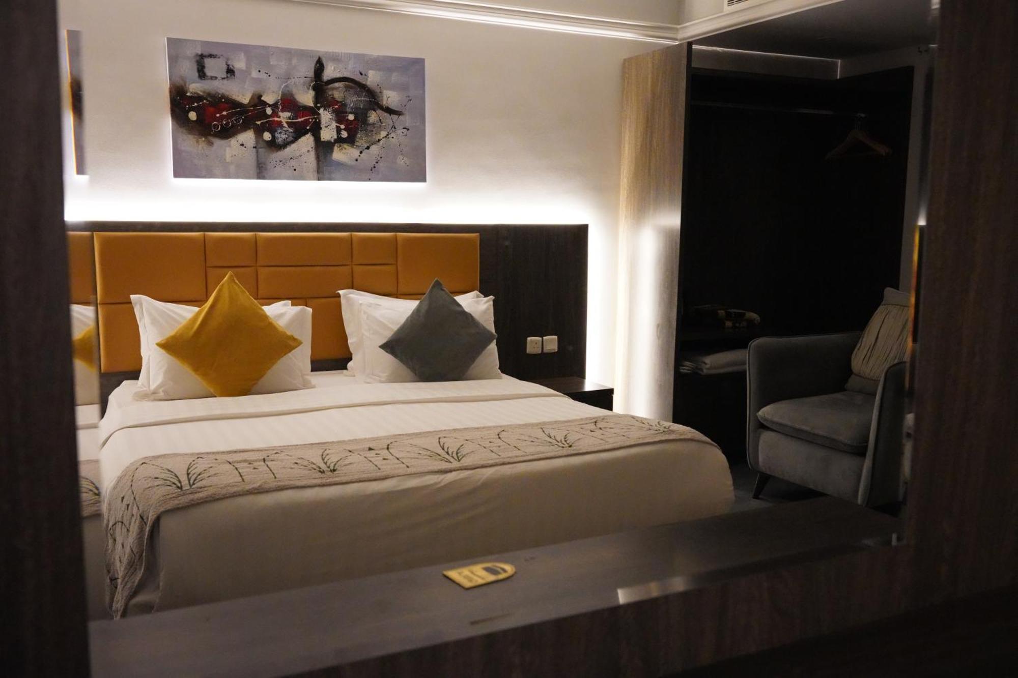 Tura Residence Riyadh Bagian luar foto