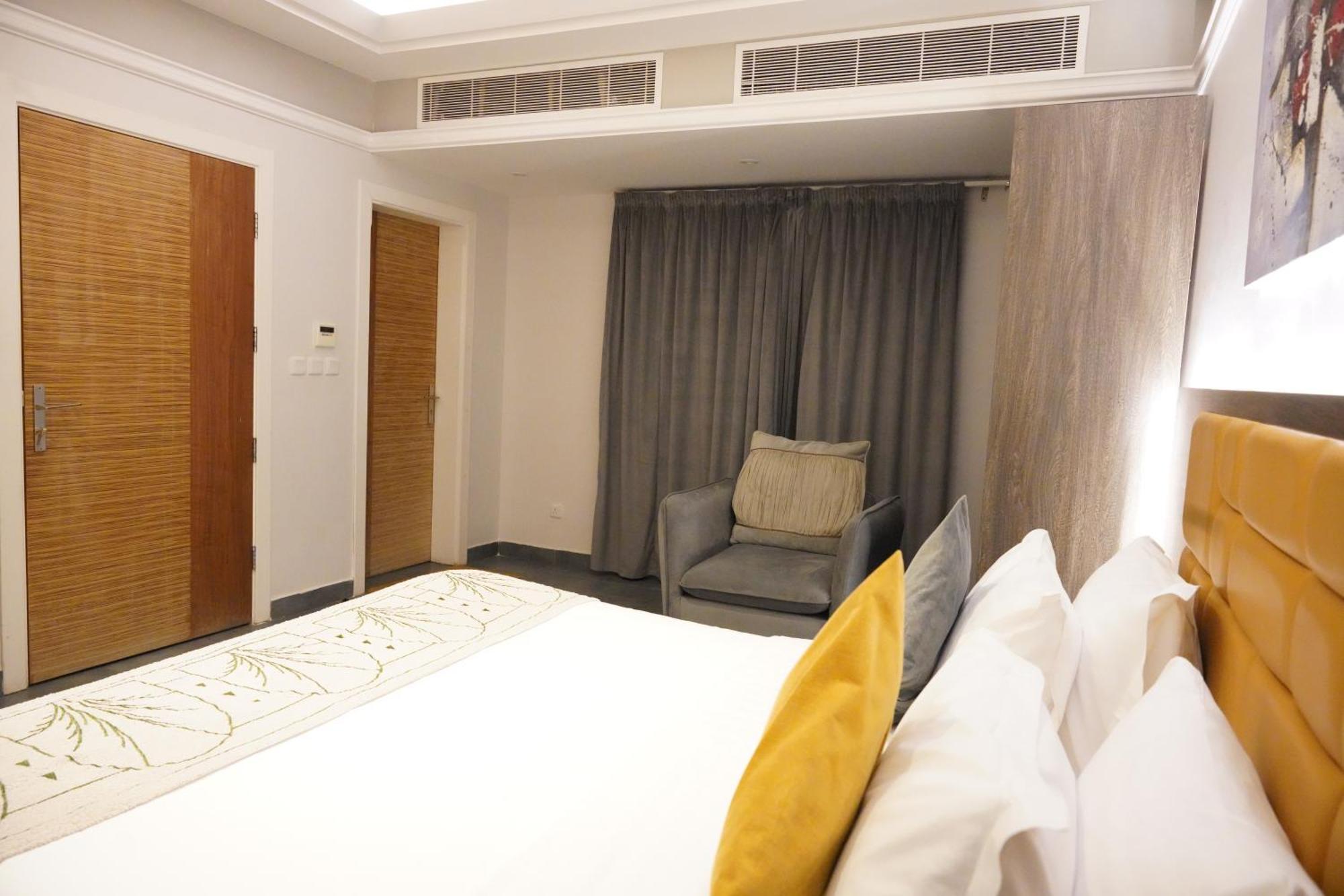 Tura Residence Riyadh Bagian luar foto